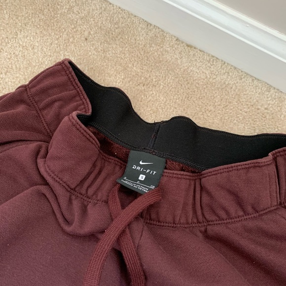 Nike Dri-fit high waisted sweatpants/joggers - Picture 3 of 4
